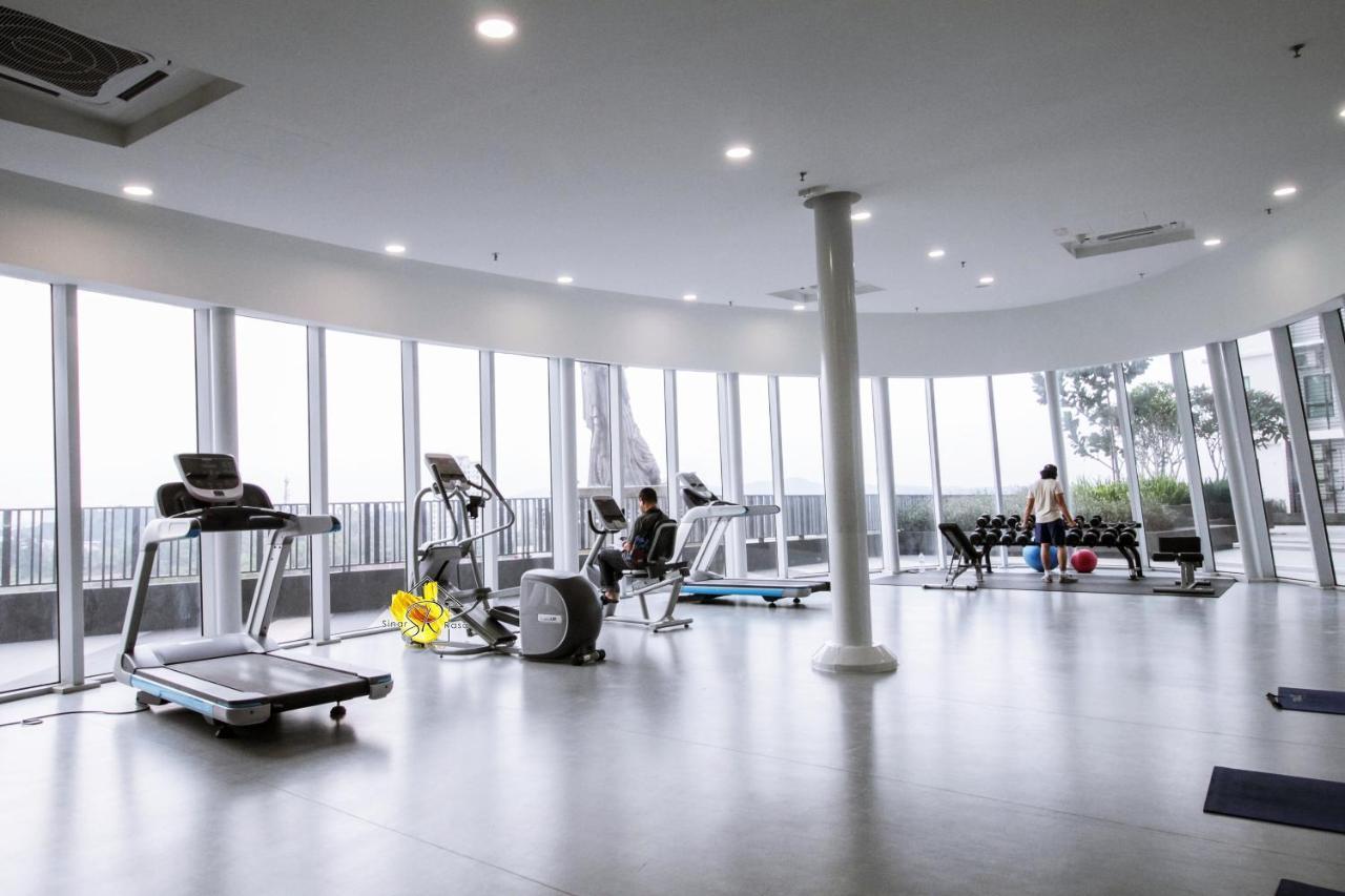 Sinar Rasa Homestay At I-Soho, I-City Shah Alam Esterno foto The gym at the 101 building