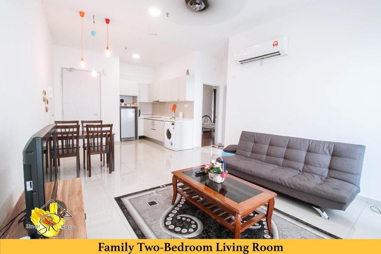Sinar Rasa Homestay At I-Soho, I-City Shah Alam Esterno foto Family Two-Bedroom Living Room