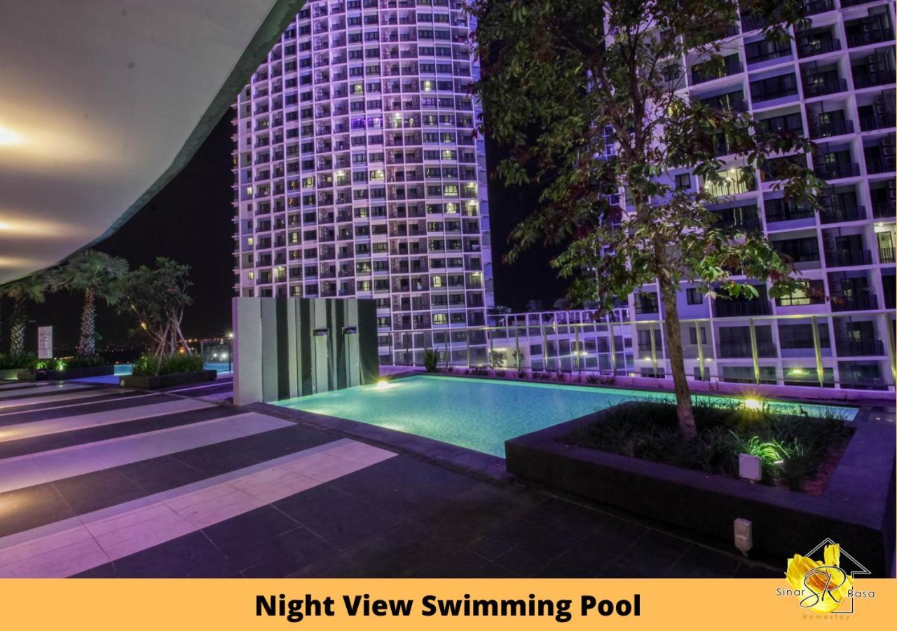 Sinar Rasa Homestay At I-Soho, I-City Shah Alam Esterno foto Swimming Pool
